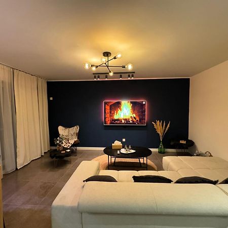 Chill Vibes Apartment Braşov Esterno foto
