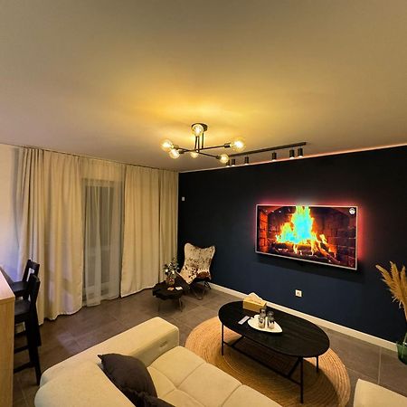 Chill Vibes Apartment Braşov Esterno foto