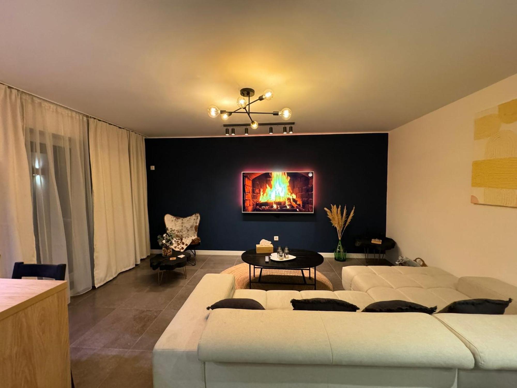 Chill Vibes Apartment Braşov Esterno foto